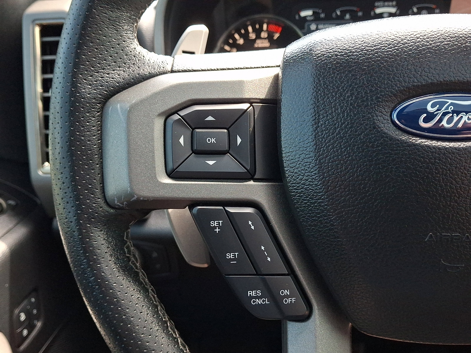 Used 2018 Ford F150 Raptor w/ Equipment Group 802A Luxury AWD/4WD image 25