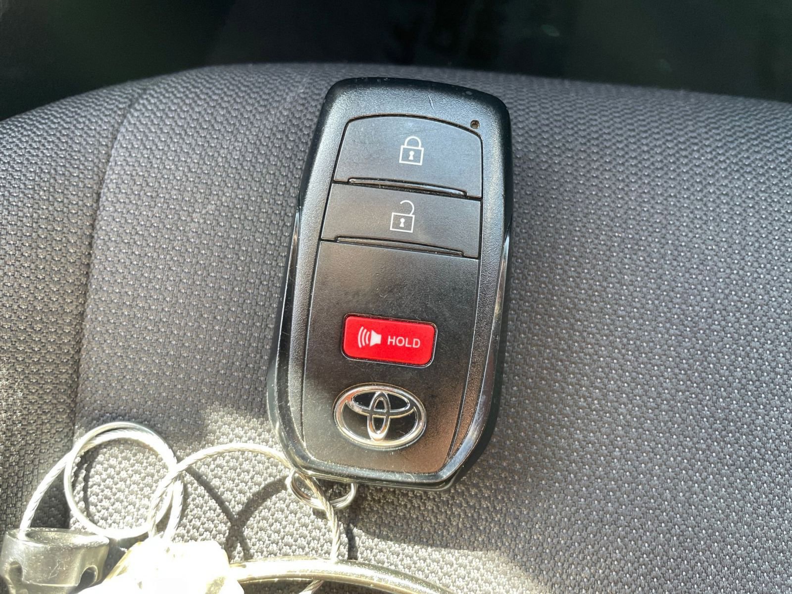 Used 2025 Toyota Corolla Cross LE image 22