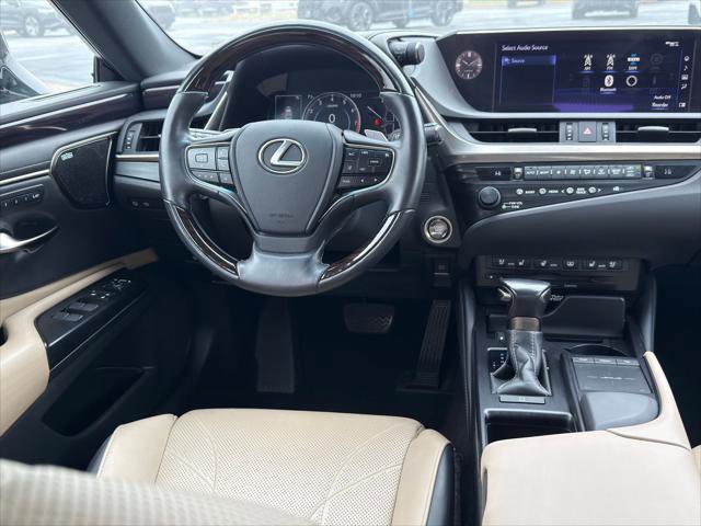 Used 2020 Lexus ES 350 Ultra Luxury w/ Accessory Package 2 FWD image 23