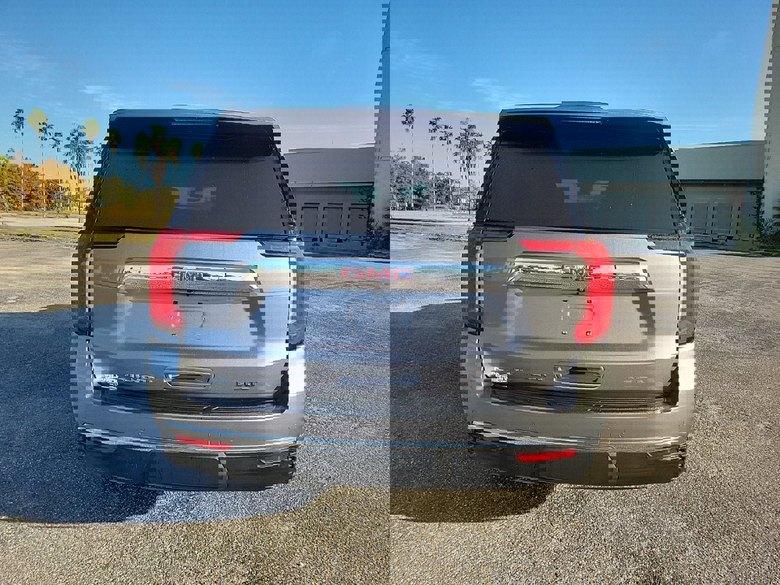 Used 2021 GMC Yukon XL SLT w/ Rear Media and Nav Package image 7