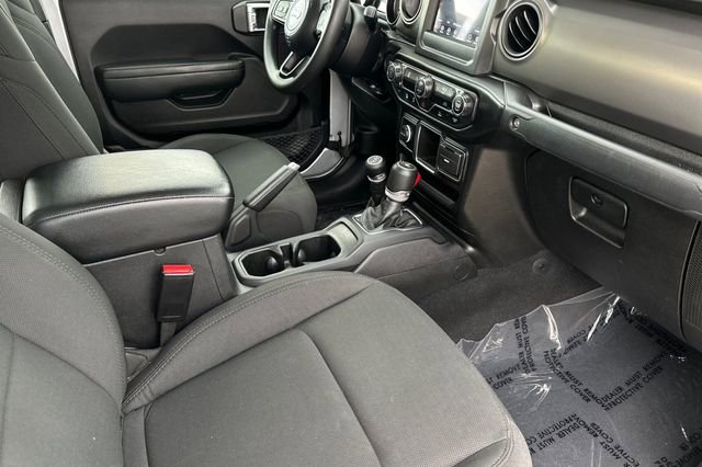 Certified 2022 Jeep Gladiator Sport image 15
