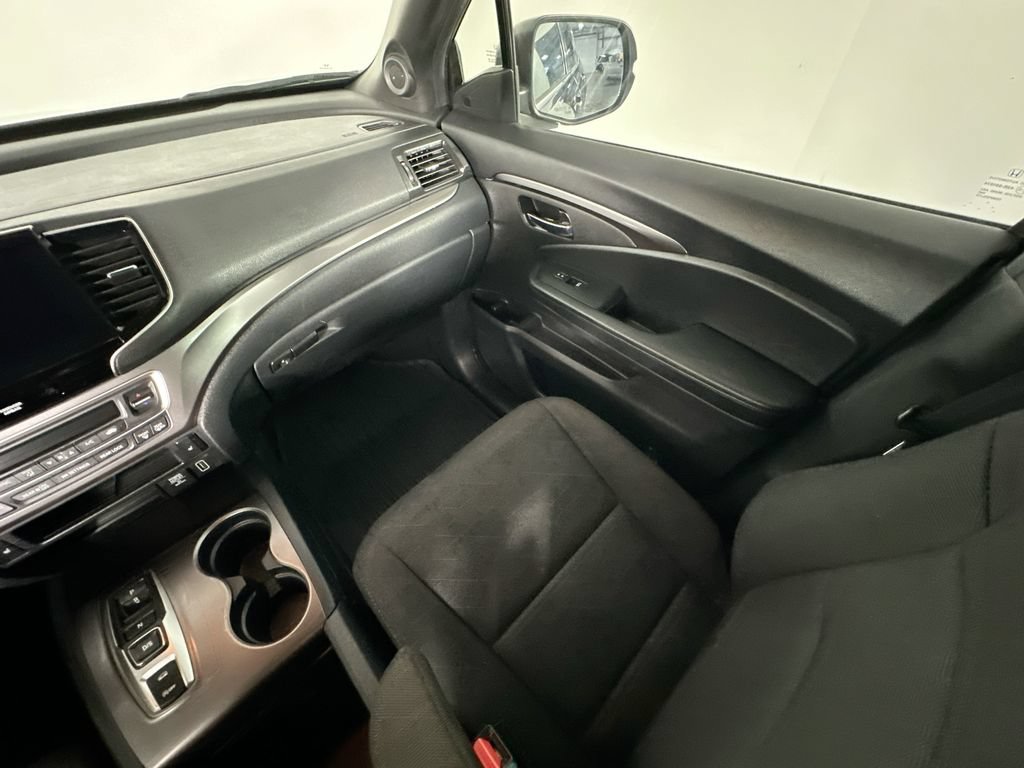 Used 2022 Honda Pilot Sport image 11