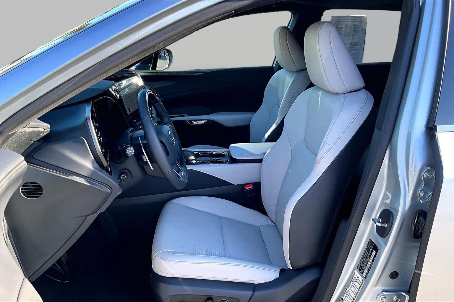 Used 2026 Lexus RX 350h w/ Convenience Package AWD/4WD image 7