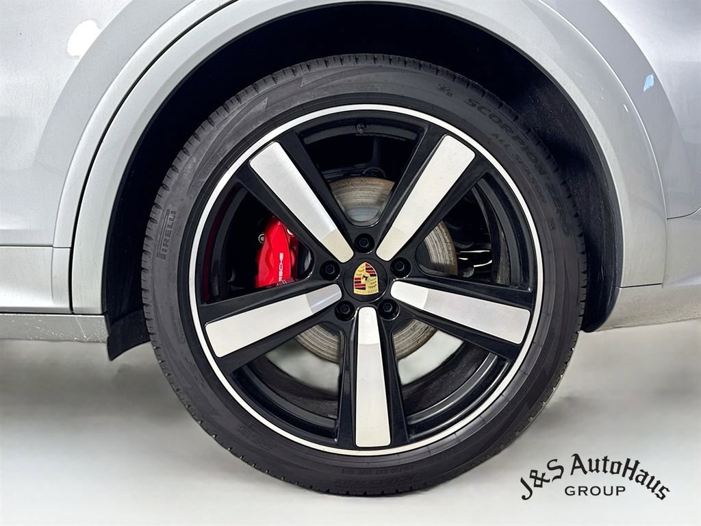 Used 2024 Porsche Cayenne S w/ Premium Package Plus (PP1) image 40