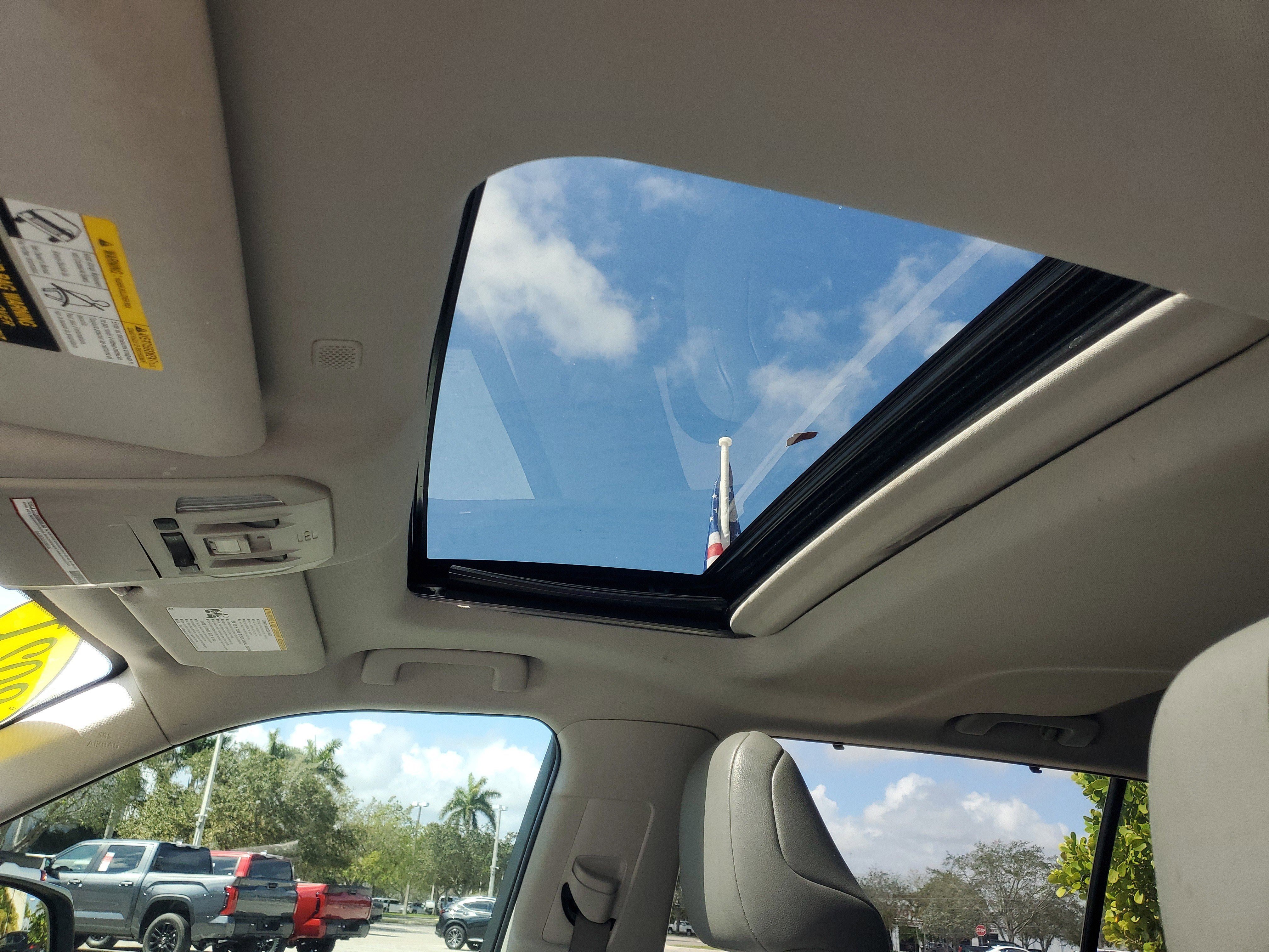 Used 2021 Toyota Highlander XLE image 20