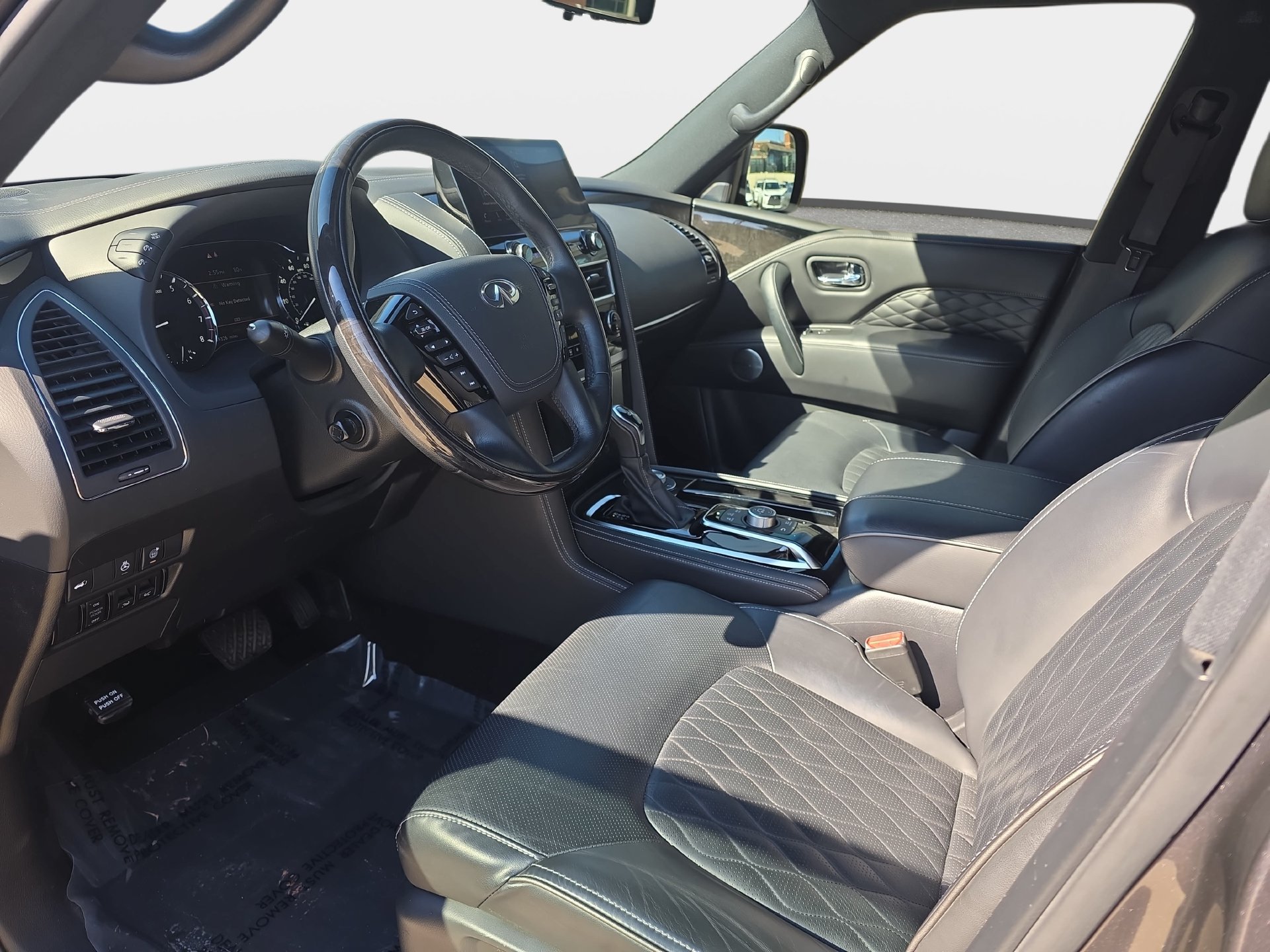Certified 2023 INFINITI QX80 Sensory w/ All-Season Package AWD/4WD image 17