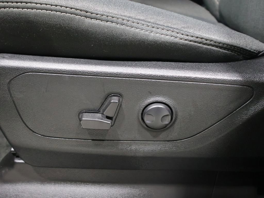 Used 2023 RAM 1500 Big Horn AWD/4WD image 13