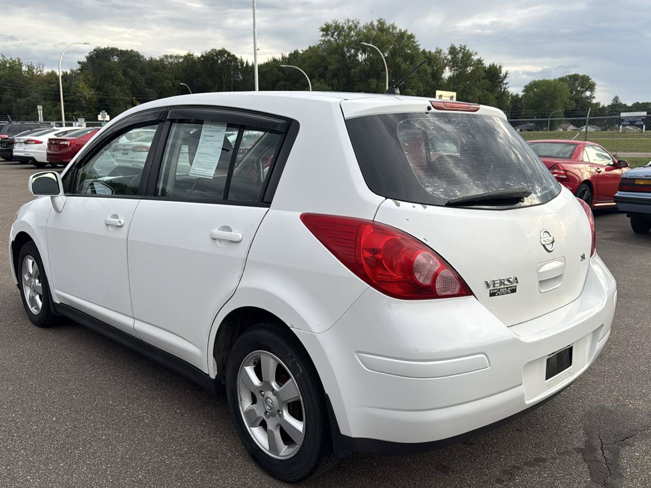 Used 2007 Nissan Versa Hatchback FWD image 7