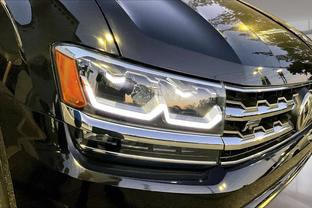 Used 2019 Volkswagen Atlas SEL R-Line FWD image 31