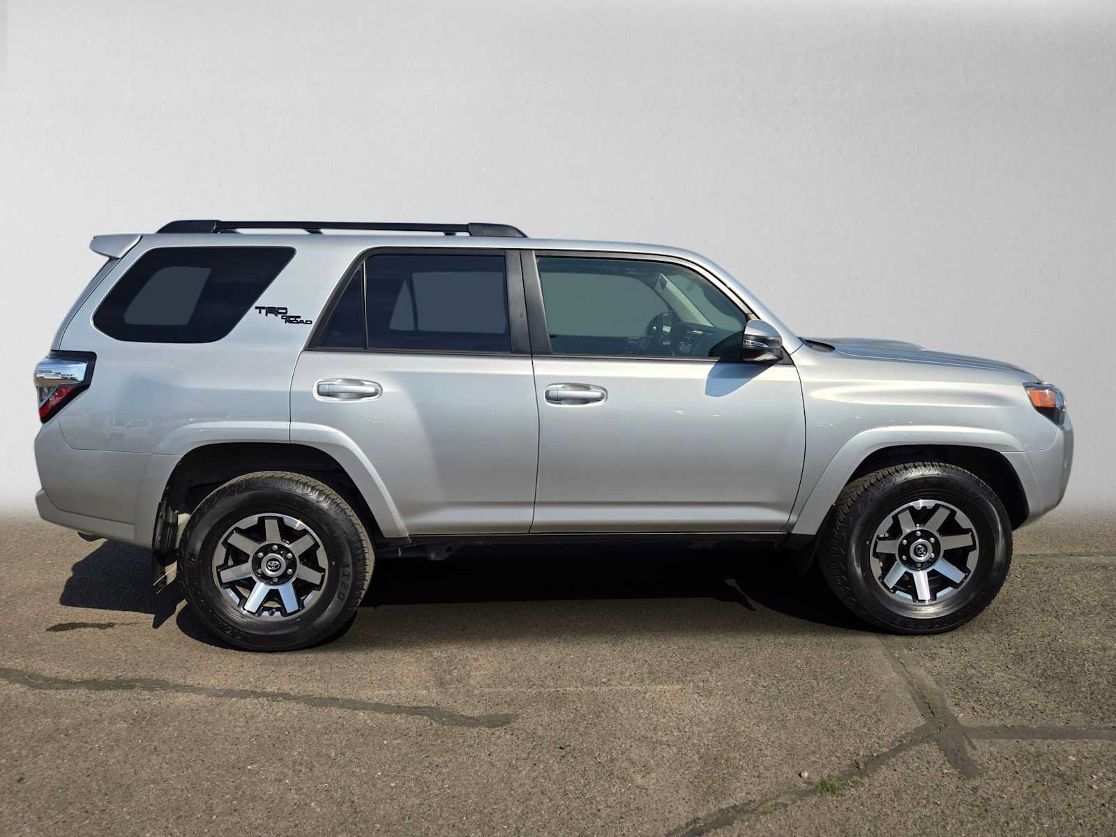 Used 2023 Toyota 4Runner TRD Off-Road Premium w/ Moonroof Package AWD/4WD image 2