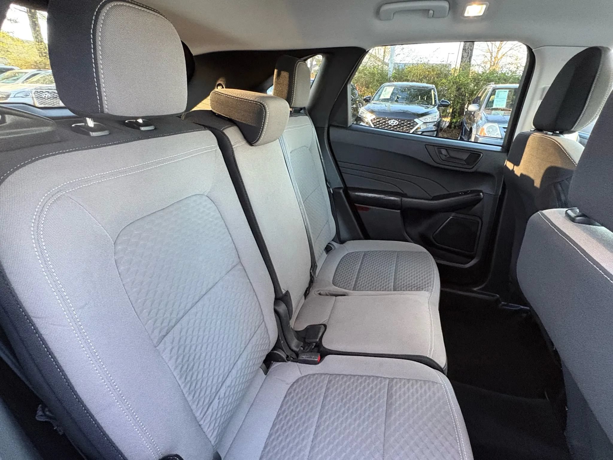 Used 2022 Ford Escape SE FWD image 12