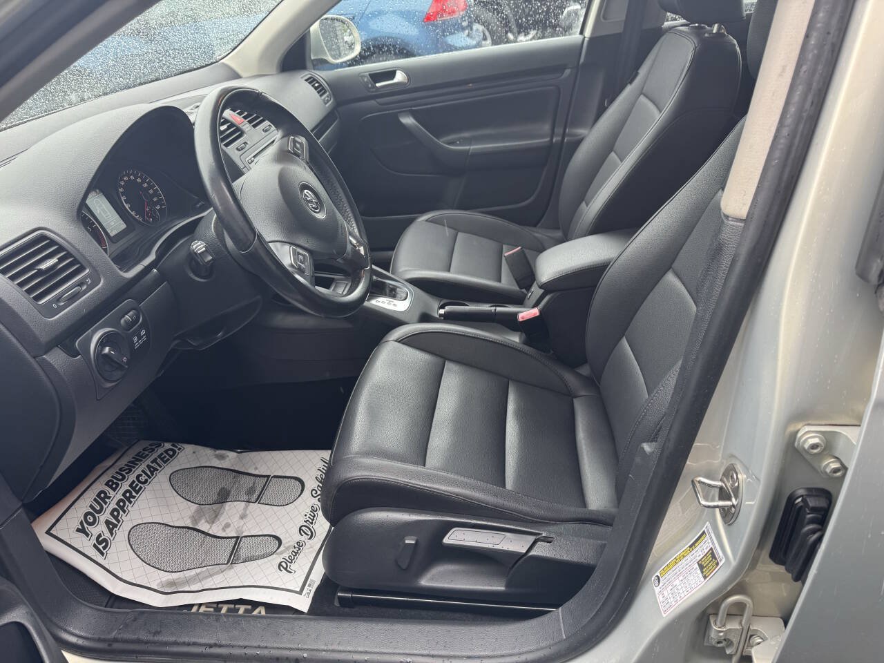 Used 2010 Volkswagen Jetta TDI FWD image 13