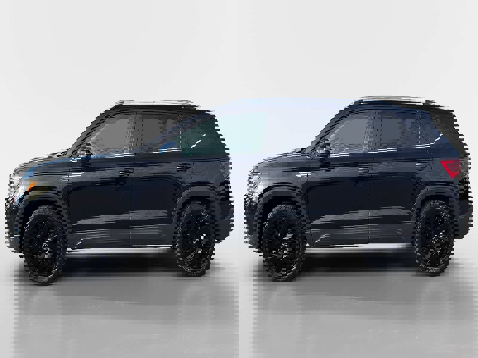 Used 2023 Volkswagen Taos SE image 3