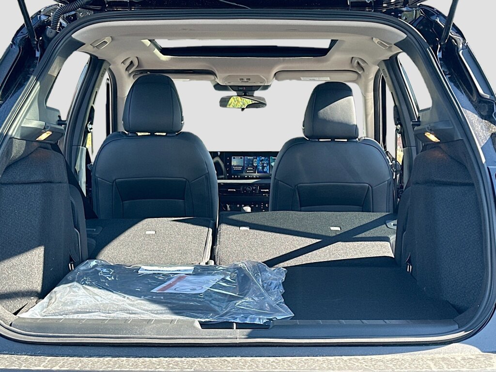 New 2026 Nissan Kicks SR w/ SR Premium Package image 8