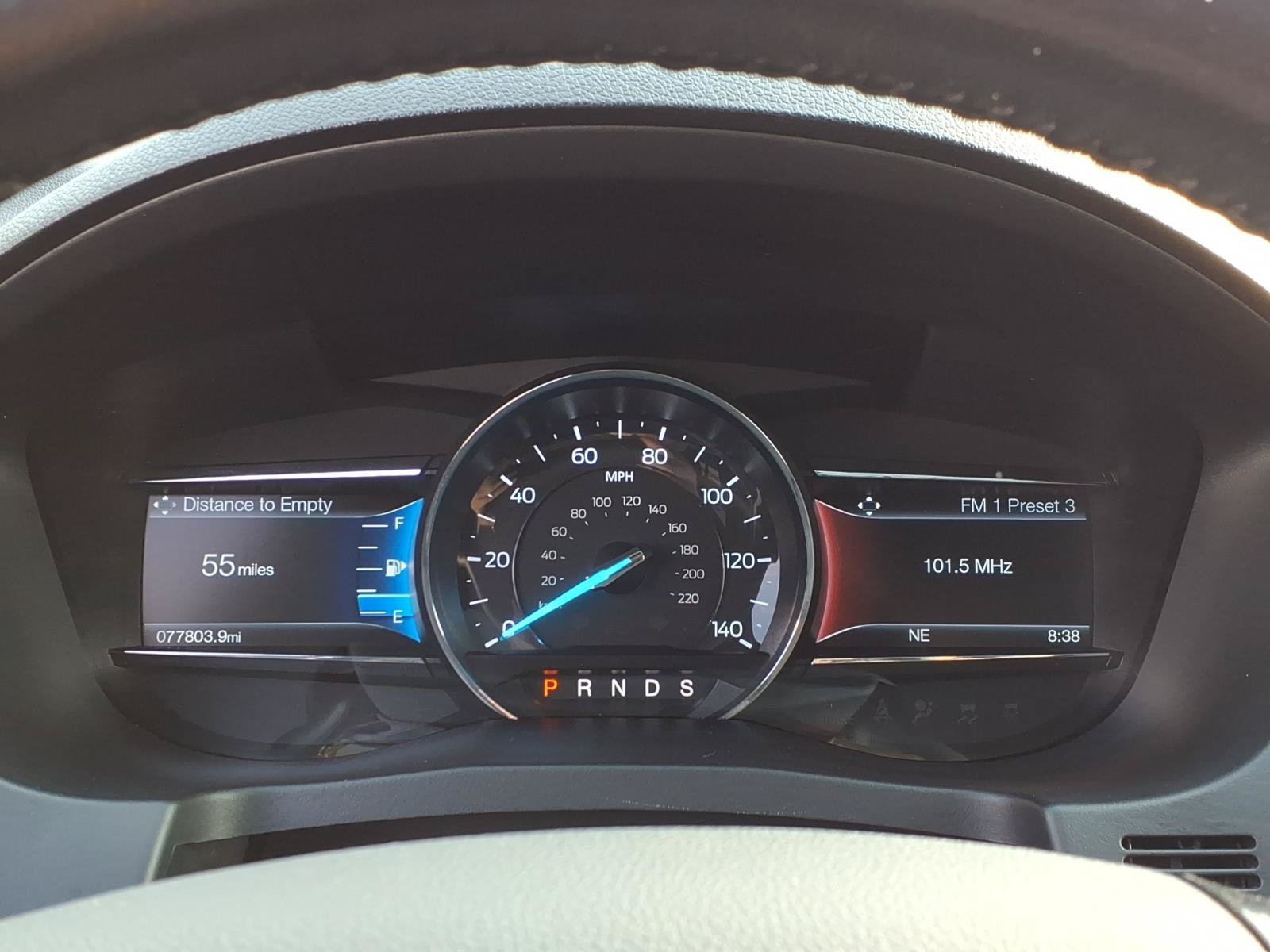 Used 2017 Ford Explorer XLT w/ Equipment Group 202A AWD/4WD image 18