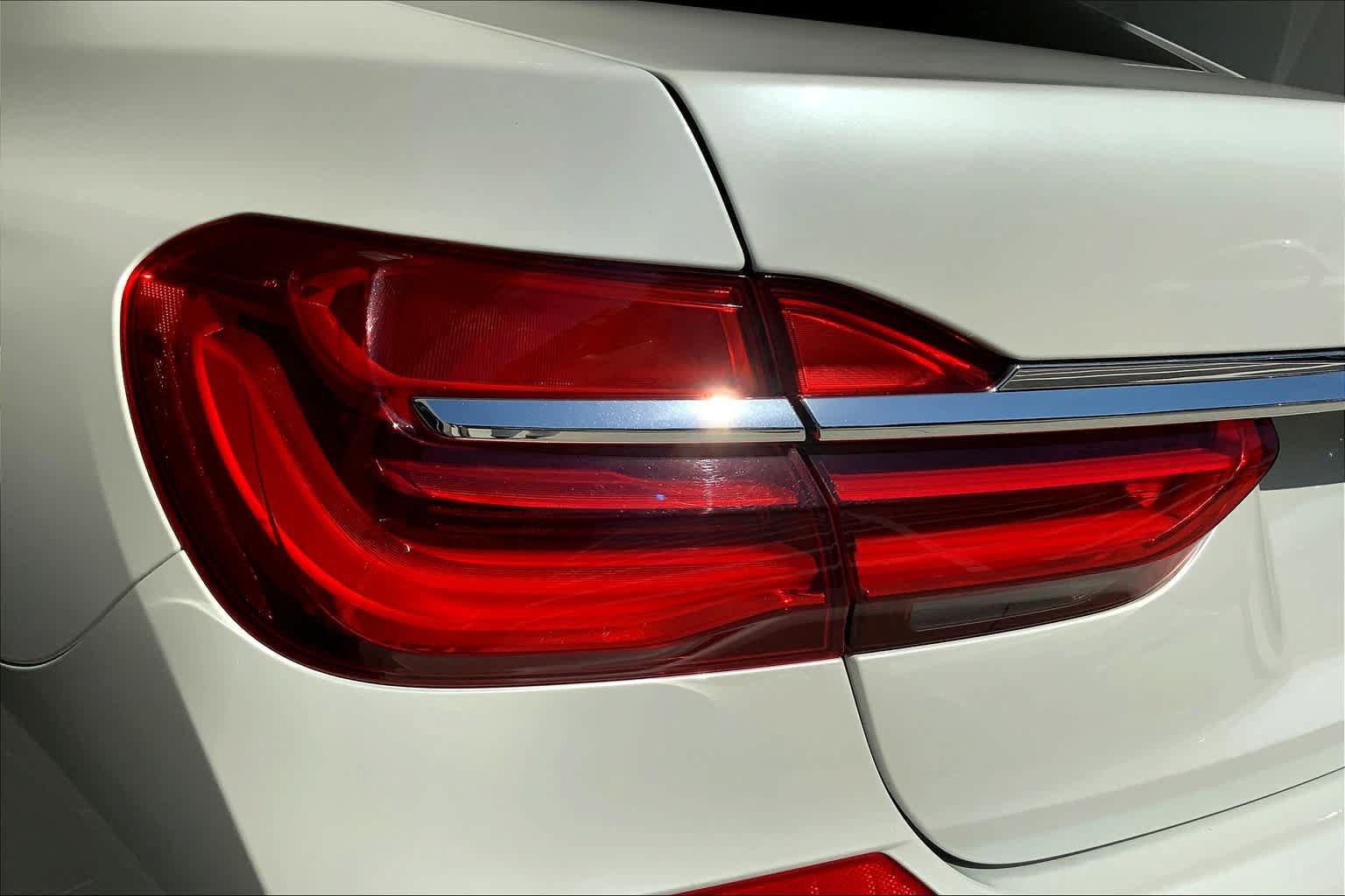 Used 2017 BMW 740i RWD image 29