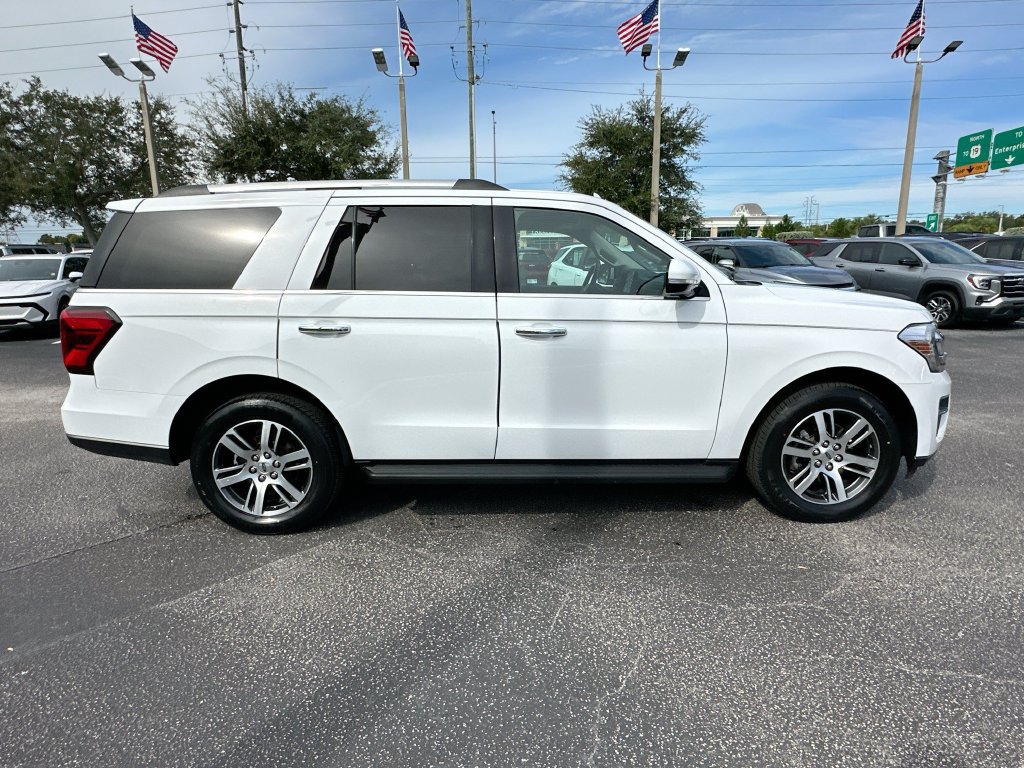 Used 2024 Ford Expedition Limited RWD image 4