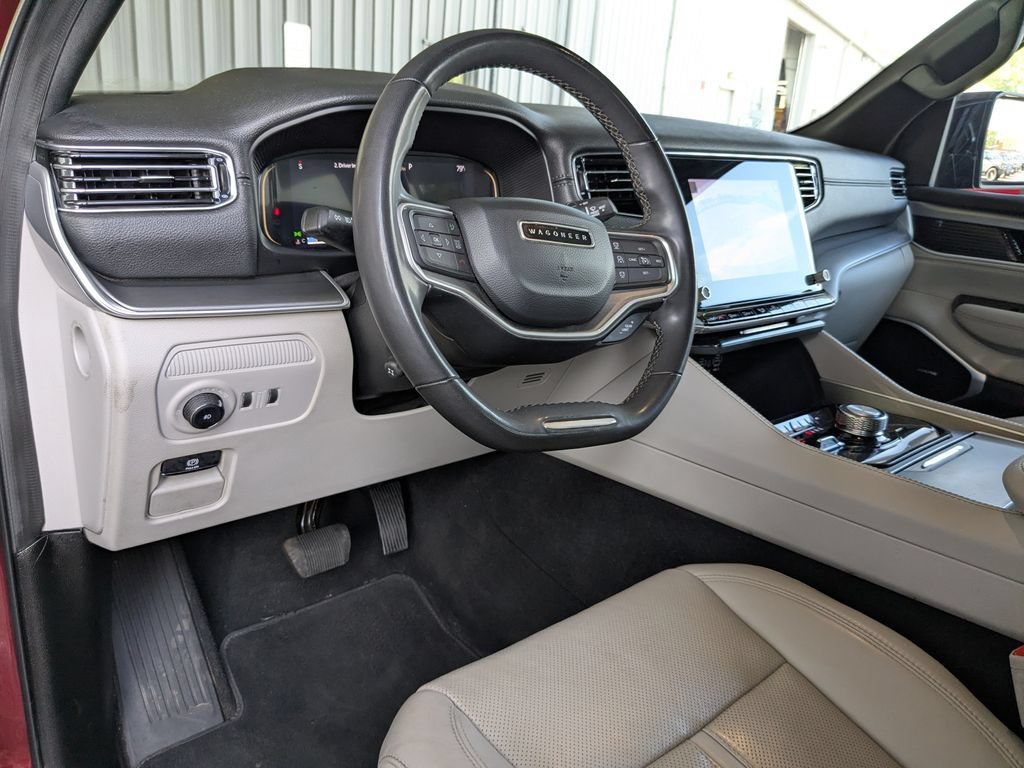 Used 2025 Jeep Wagoneer L 4WD image 2
