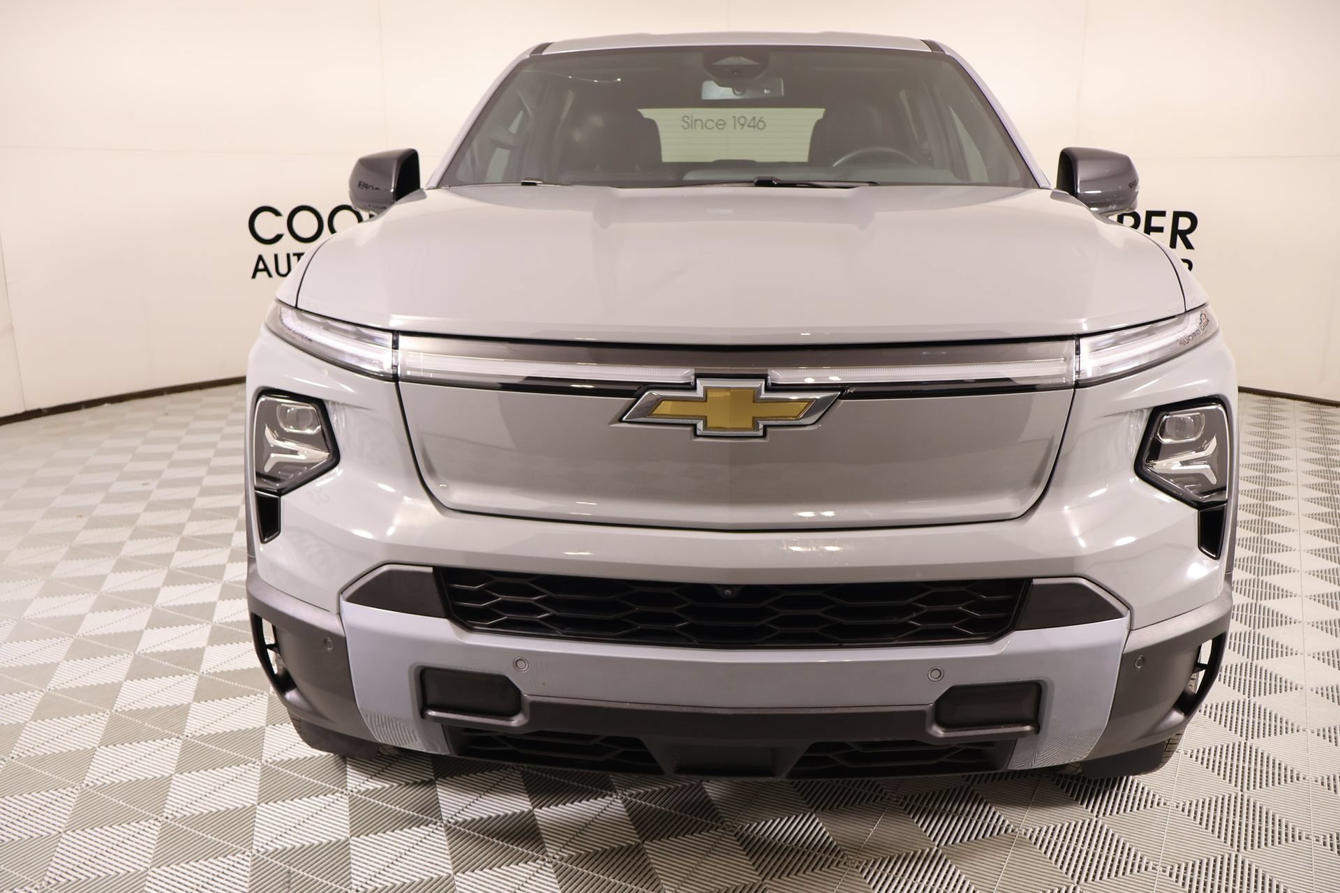 Used 2025 Chevrolet Silverado EV LT AWD/4WD image 10