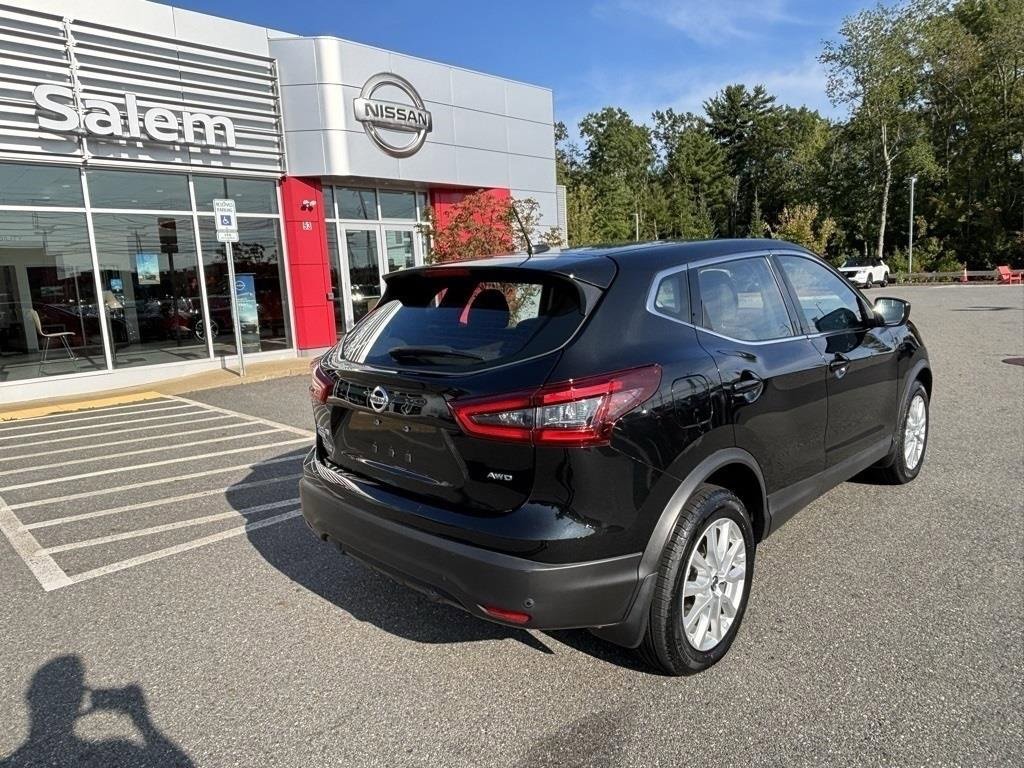 Used 2022 Nissan Rogue Sport S image 3