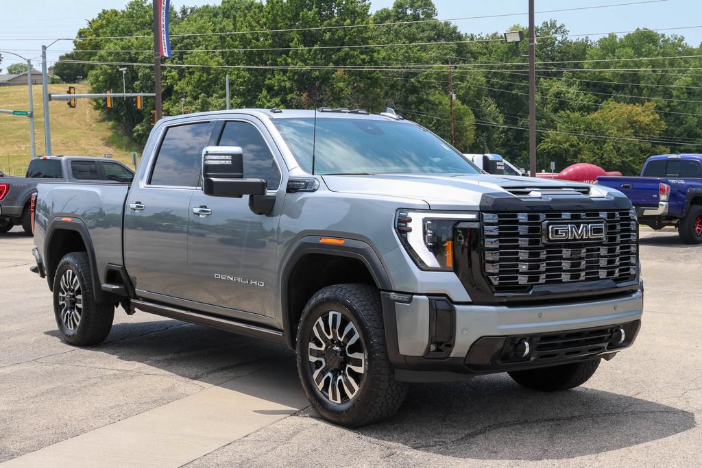 Used 2025 GMC Sierra 2500 Denali Ultimate AWD/4WD image 1