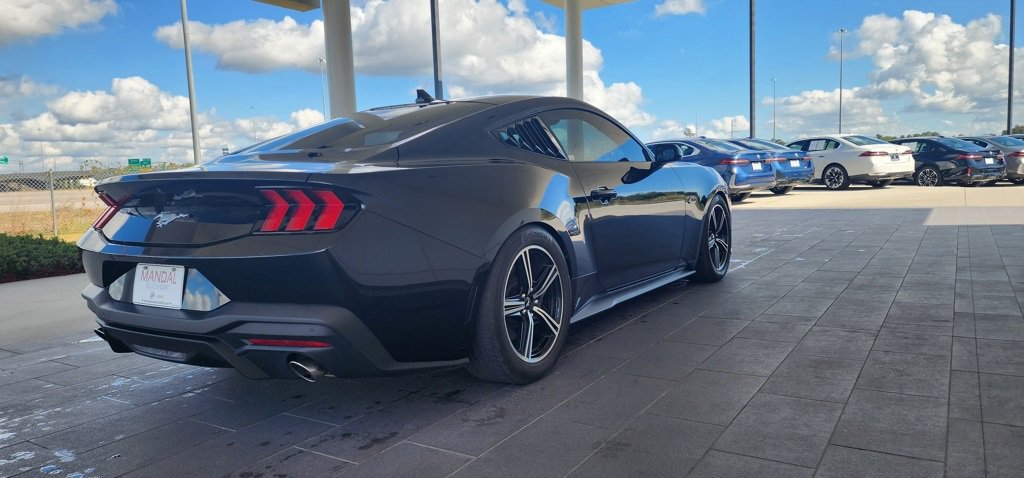 Used 2024 Ford Mustang Coupe image 6