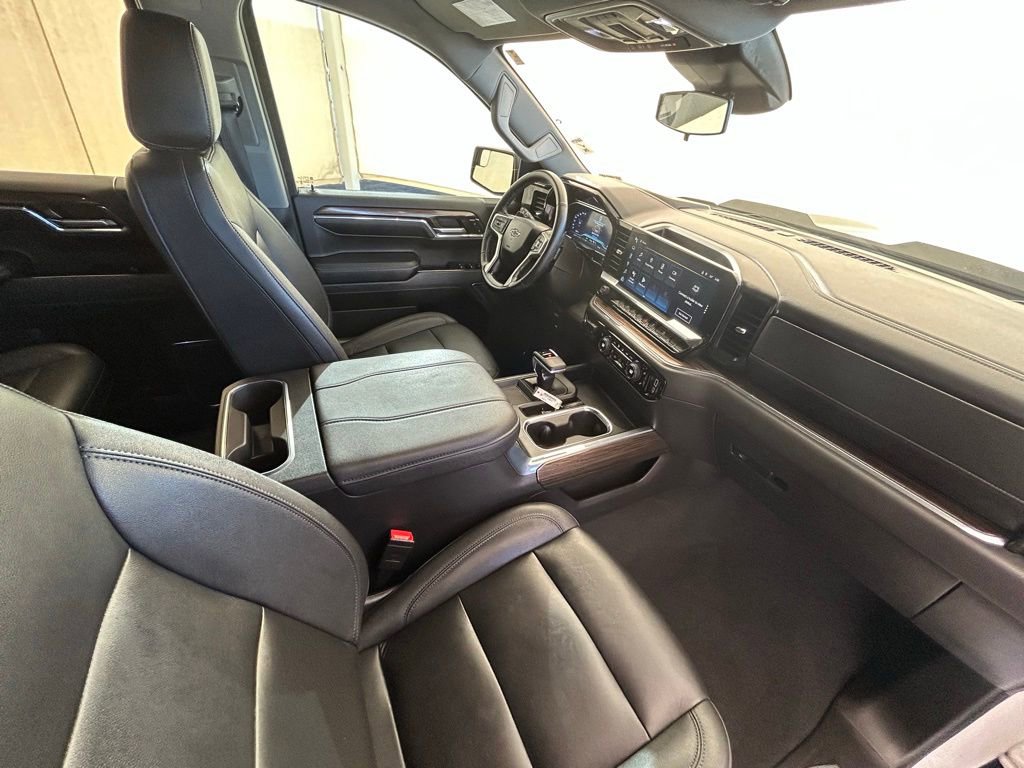 Used 2024 Chevrolet Silverado 1500 LT Trail Boss w/ Convenience Package II image 11