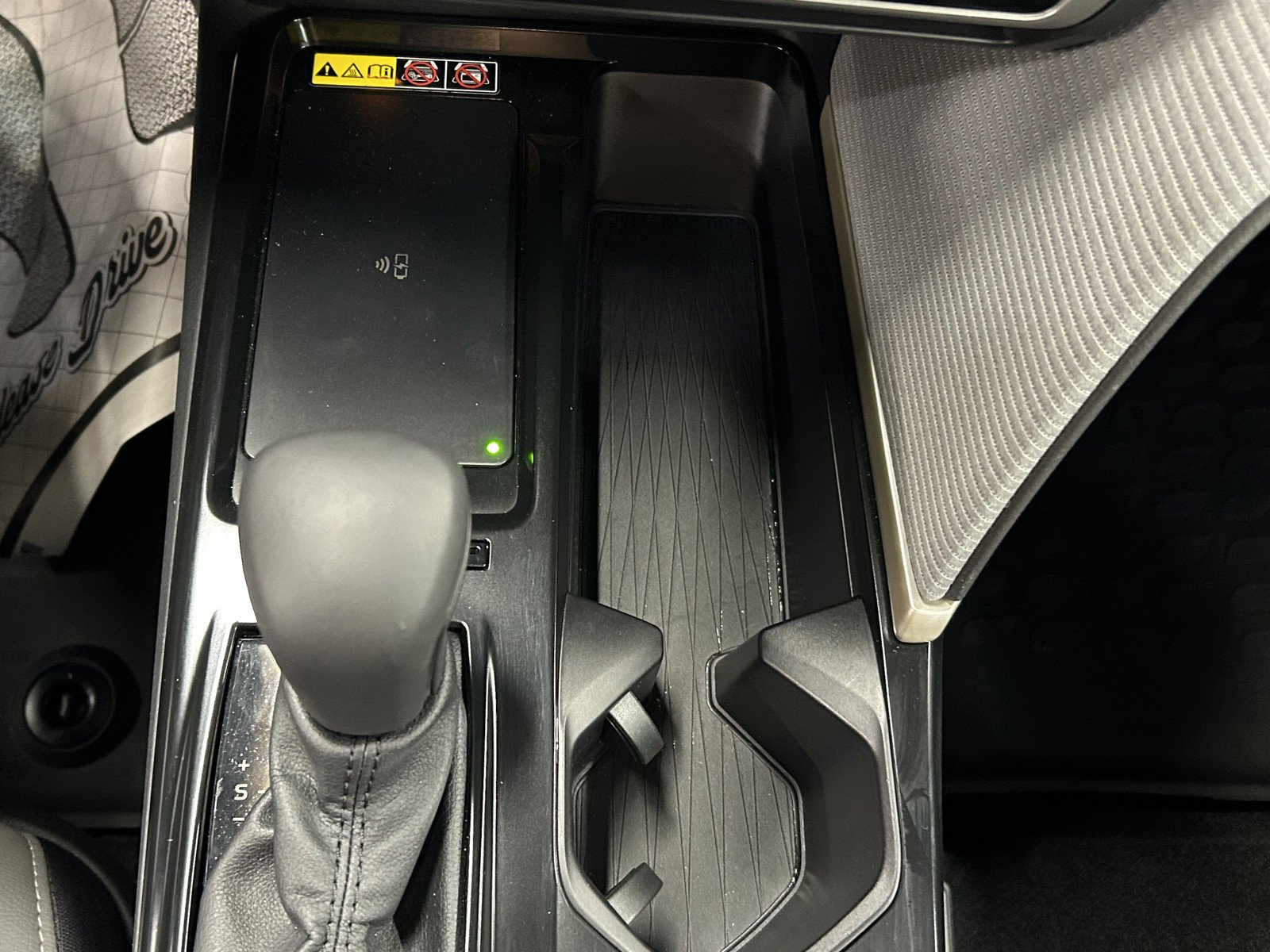 Used 2025 Toyota Camry SE image 26