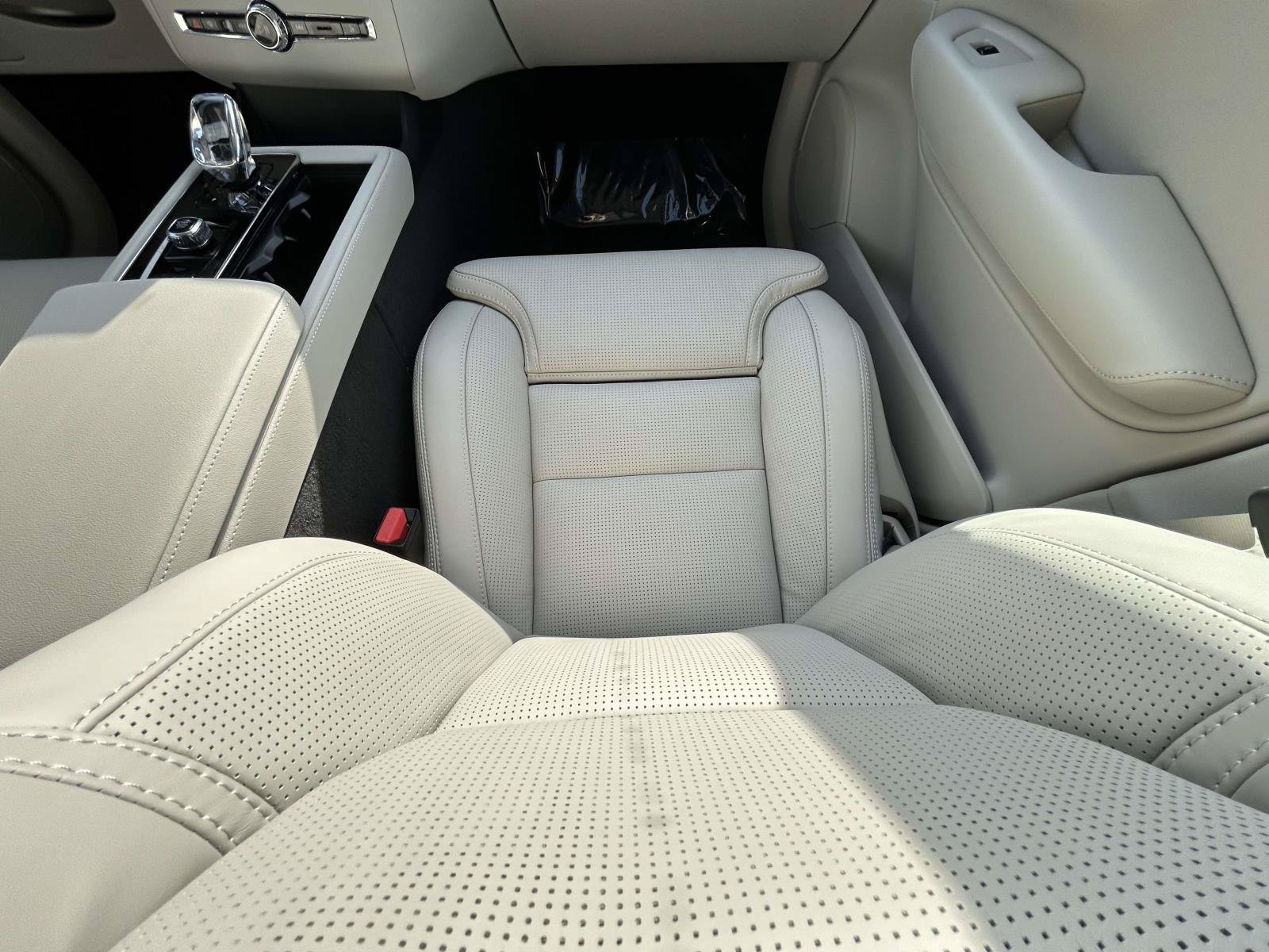 New 2026 Volvo XC90 B6 Ultra w/ Protection Package AWD/4WD image 16