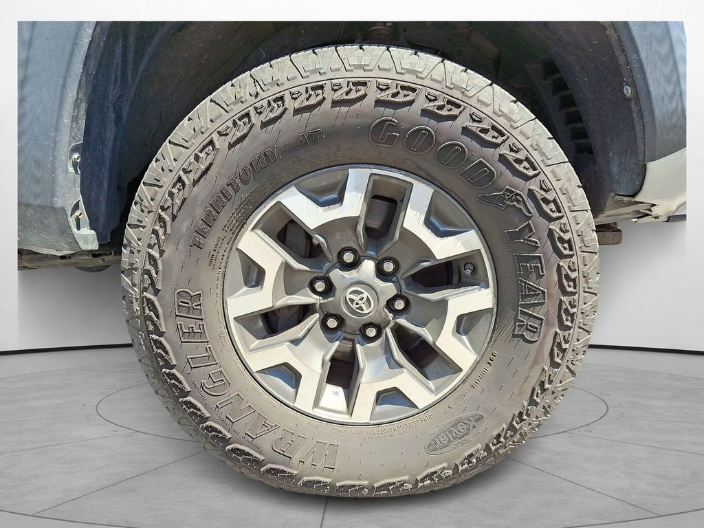 Used 2019 Toyota Tacoma TRD Off-Road RWD image 7
