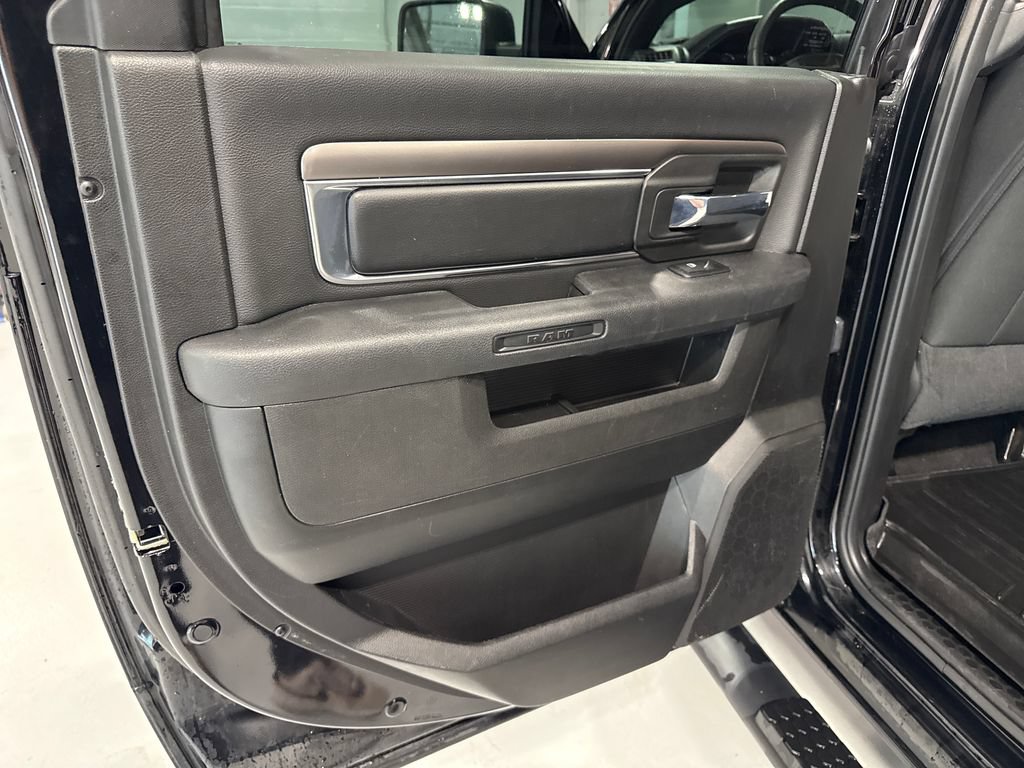 Used 2022 RAM 1500 Warlock w/ Electronics Group AWD/4WD image 39