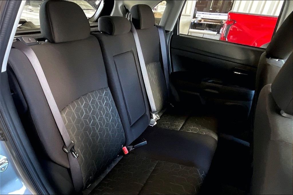 Used 2025 Mitsubishi Outlander Sport ES image 16