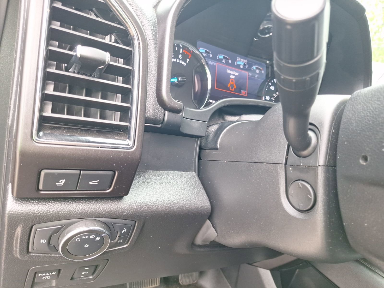 Used 2020 Ford Expedition Limited w/ Texas Edition Package AWD/4WD image 18