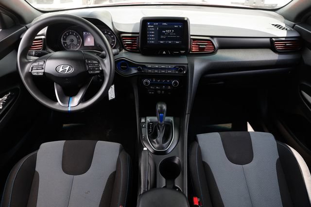 Used 2020 Hyundai Veloster 2.0 FWD image 2