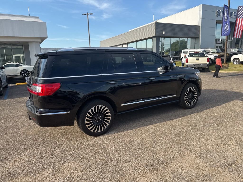 Used 2020 Lincoln Navigator Black Label w/ Cargo Convenience Package AWD/4WD image 17