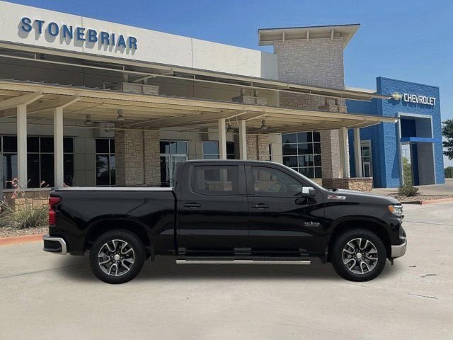 Used 2024 Chevrolet Silverado 1500 LT AWD/4WD image 4
