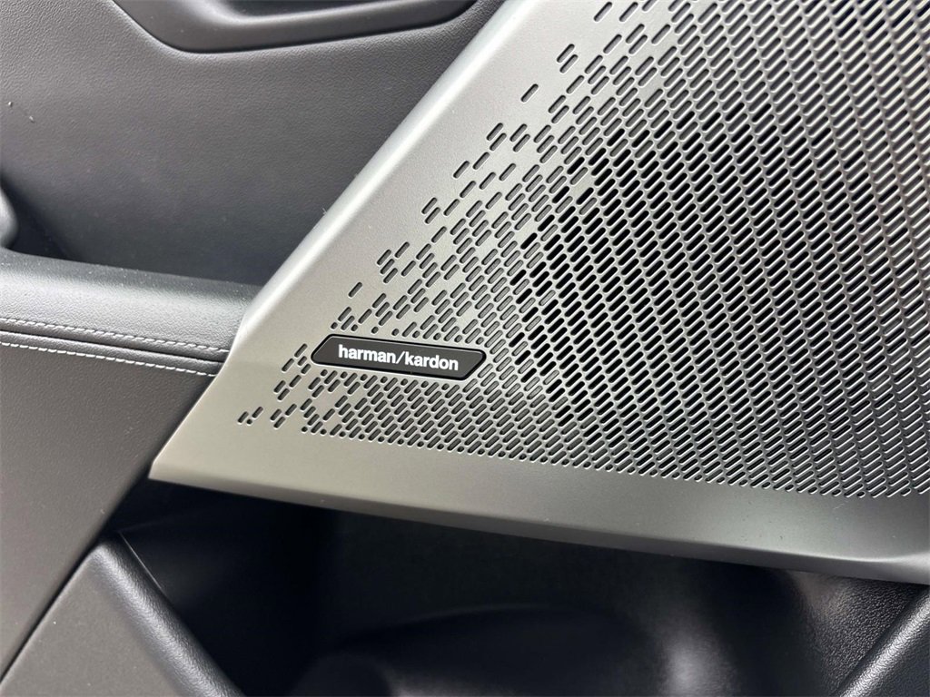 Used 2024 BMW 530i xDrive w/ Premium Package image 15