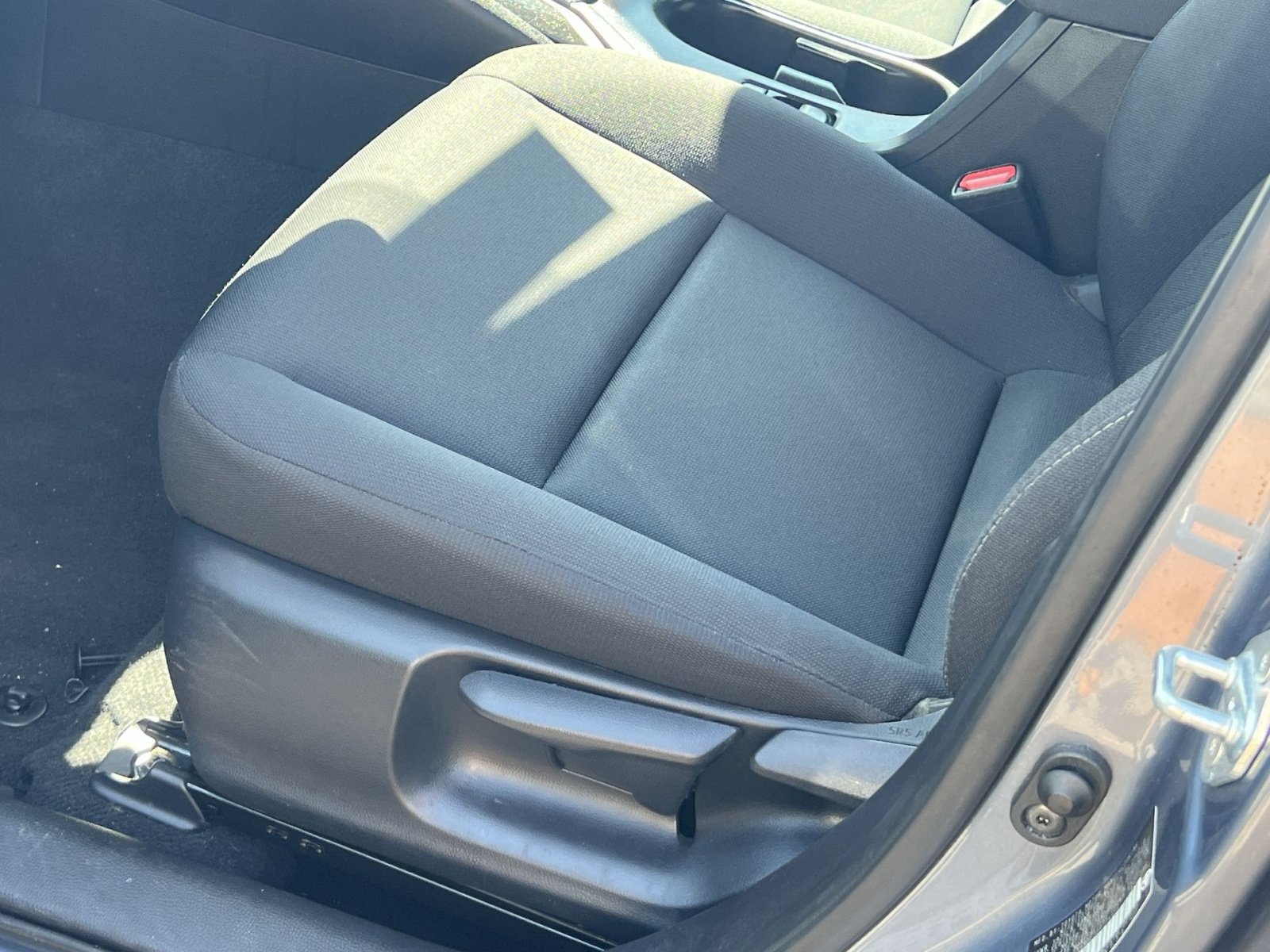 Used 2025 Toyota Corolla LE FWD image 12