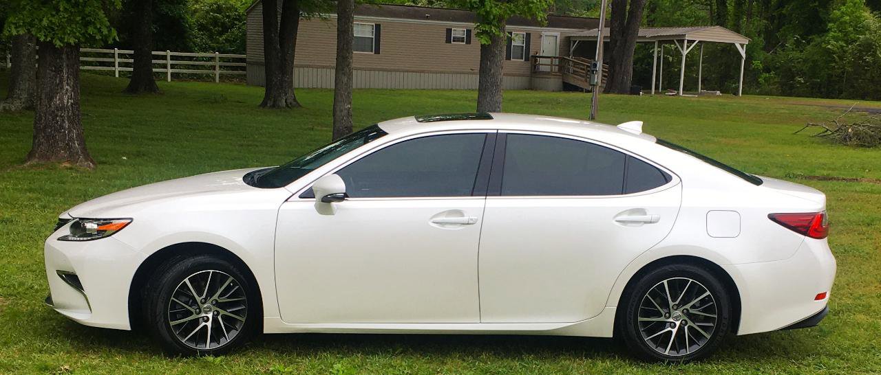 Used 2016 Lexus ES 350 w/ Luxury Package w/Wood Trim FWD image 3