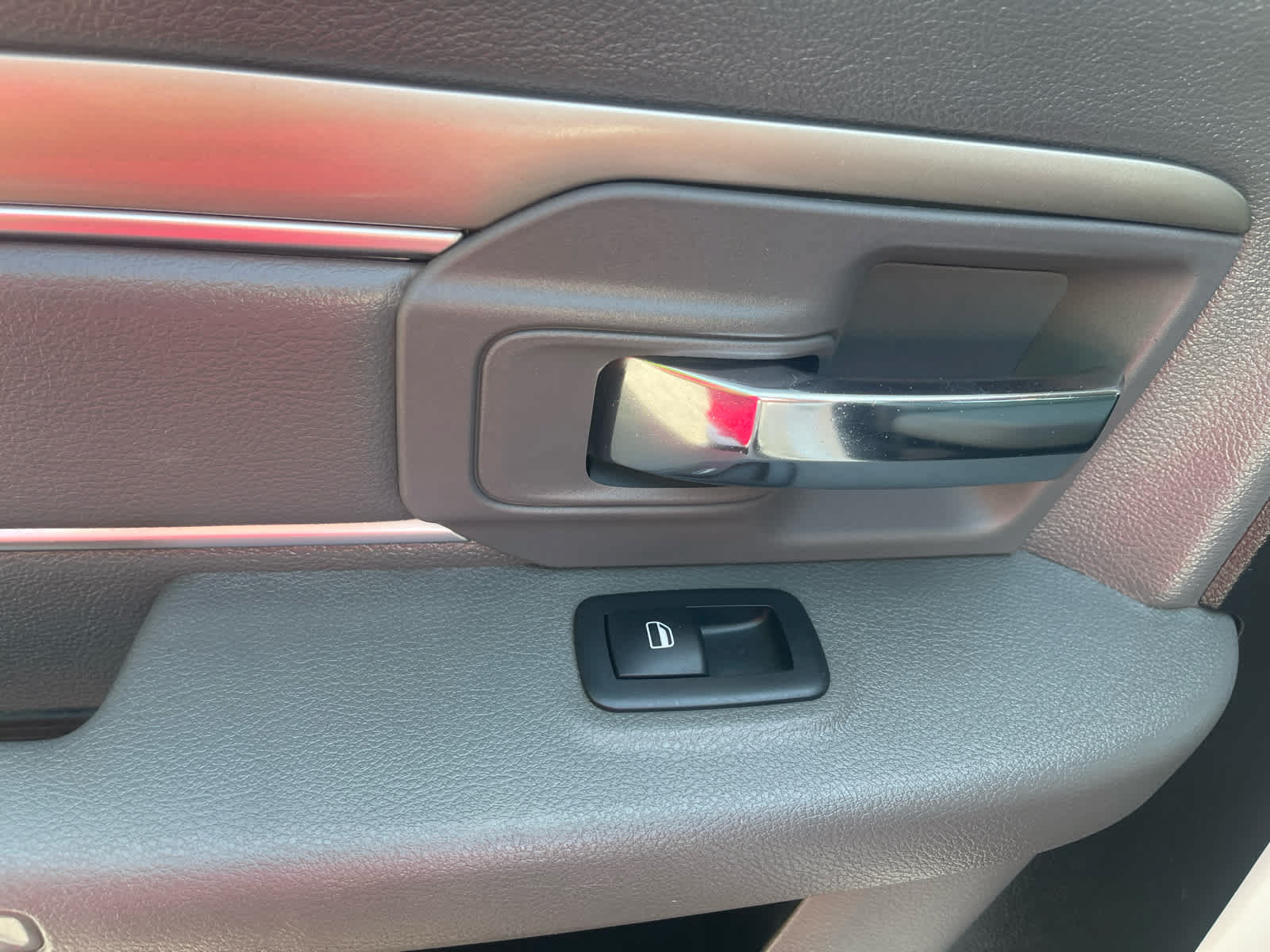 Used 2019 RAM 1500 Classic SLT w/ Protection Group AWD/4WD image 25