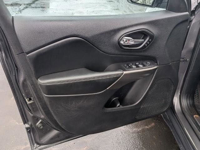 Used 2020 Jeep Cherokee Limited image 15