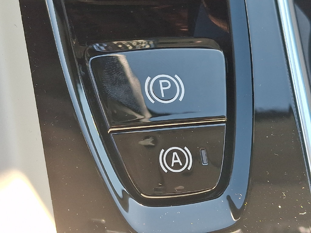 New 2027 Volvo XC60 B5 Ultra AWD/4WD image 19
