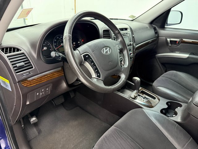 Used 2010 Hyundai Santa Fe SE image 9