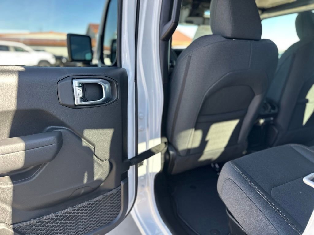 New 2026 Jeep Gladiator Sport image 12