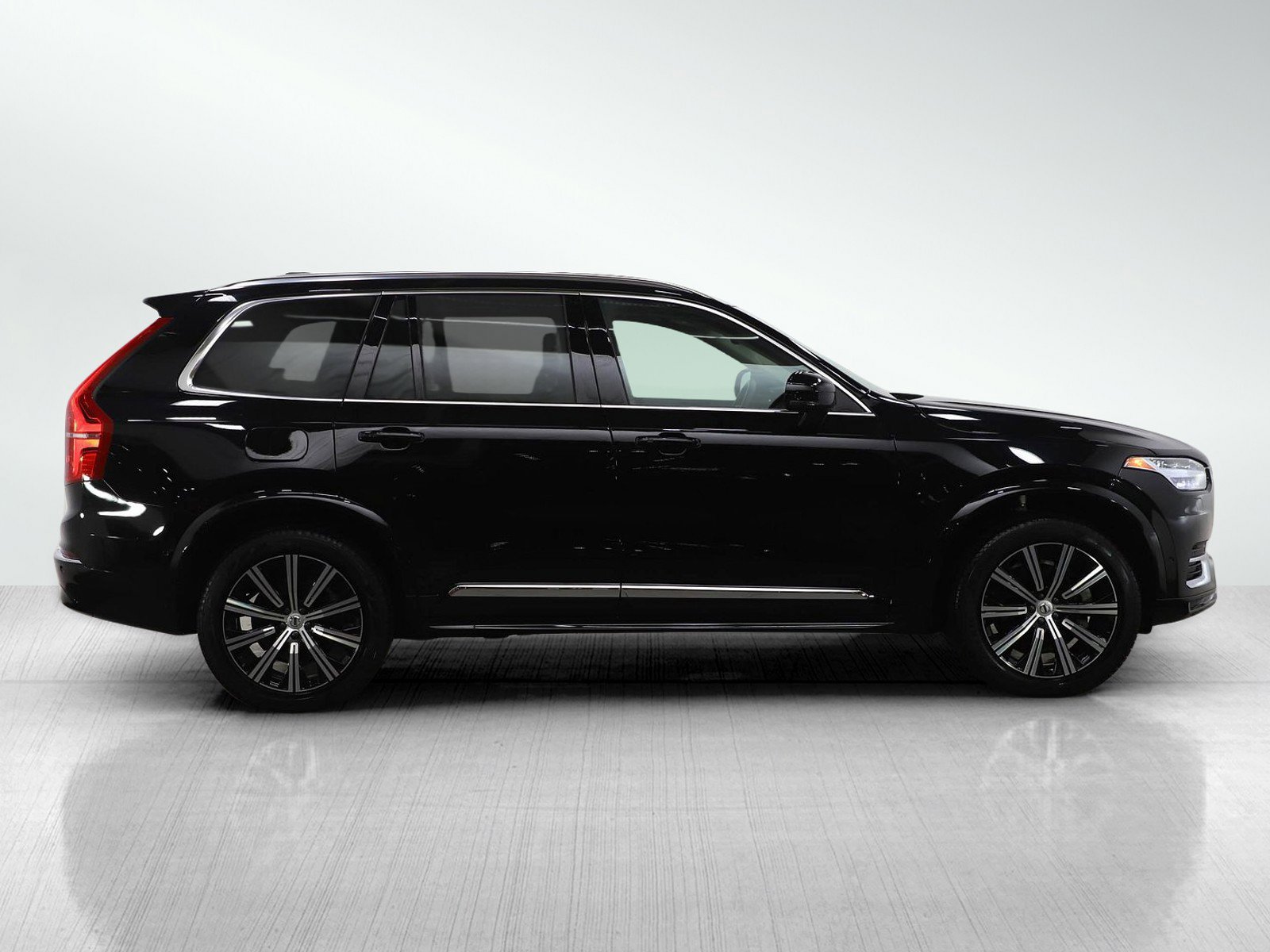 Used 2025 Volvo XC90 B6 Plus image 6