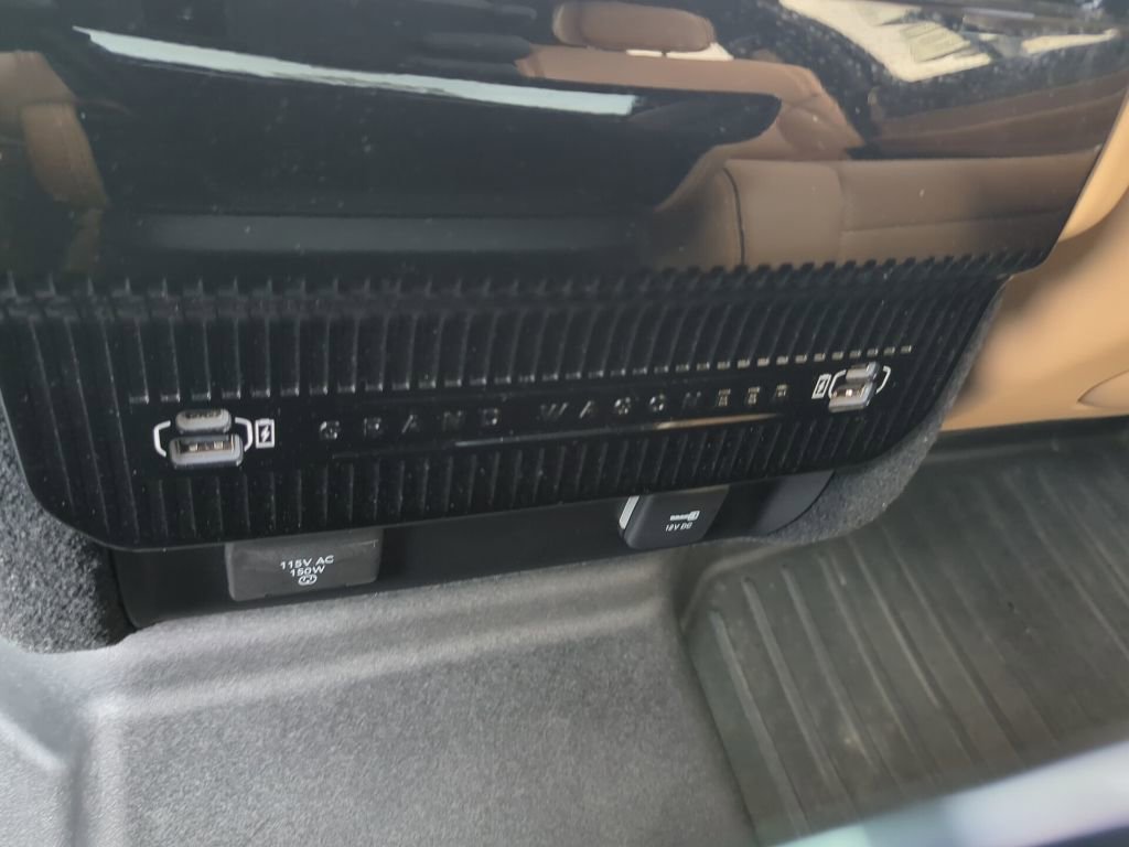 Used 2023 Jeep Grand Wagoneer Series III w/ Rear Seat Video Group 1 image 50