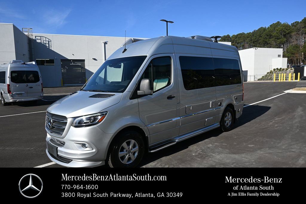 Used 2021 Mercedes-Benz Sprinter 2500 image 1