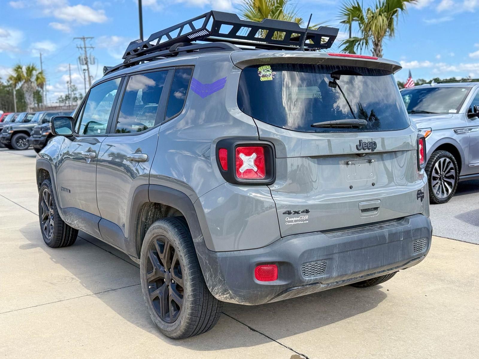 Used 2022 Jeep Renegade Altitude w/ Convenience Group image 5