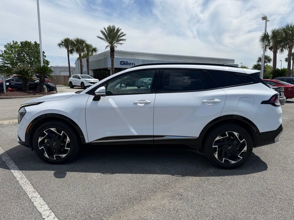 Used 2025 Kia Sportage SX image 2