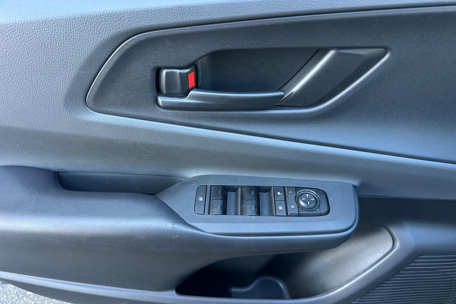 Used 2025 Toyota Prius LE image 11